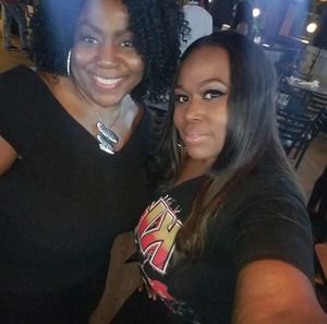 Meet your Posher, Tia